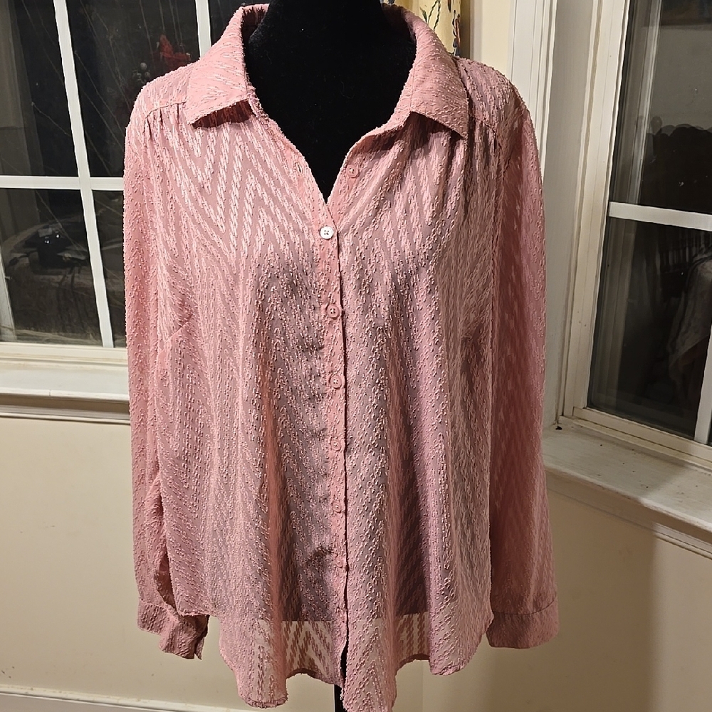 Pink Textured Button-Up Blouse‎